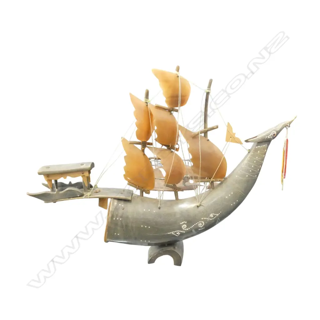 CARVED HORN BOAT SCULPTURE H.225mm Image 1++