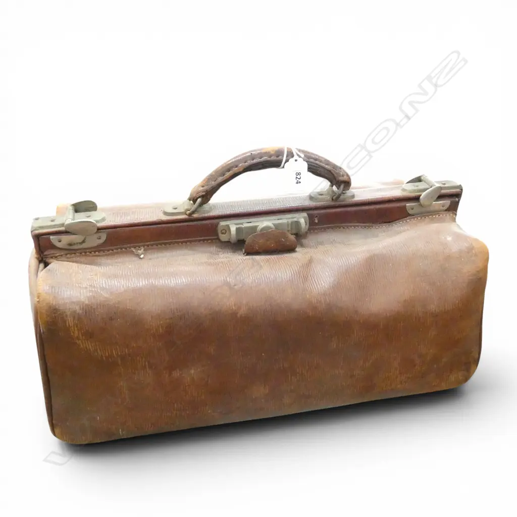 OLD LEATHER DOCTORS BAG W.460mm Image 1++
