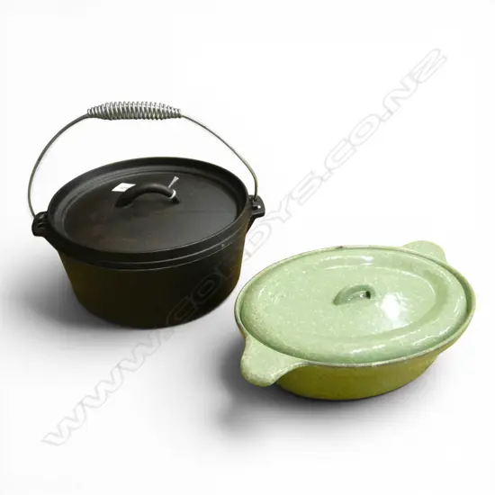 VINTAGE ENAMEL CASSEROLE + CAST IRON CAMP OVEN W.330mm