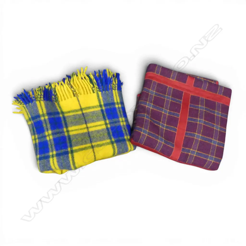 2 PLAID TRAVEL RUGS Image 1++