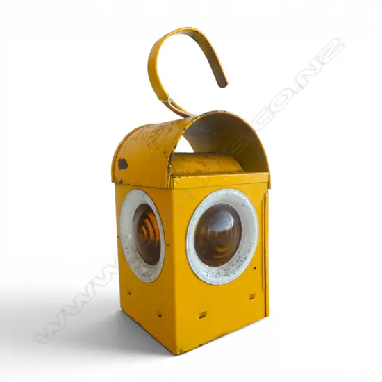 MAGNET ROAD LAMP WITH KEROSENE BURNER H.360mm