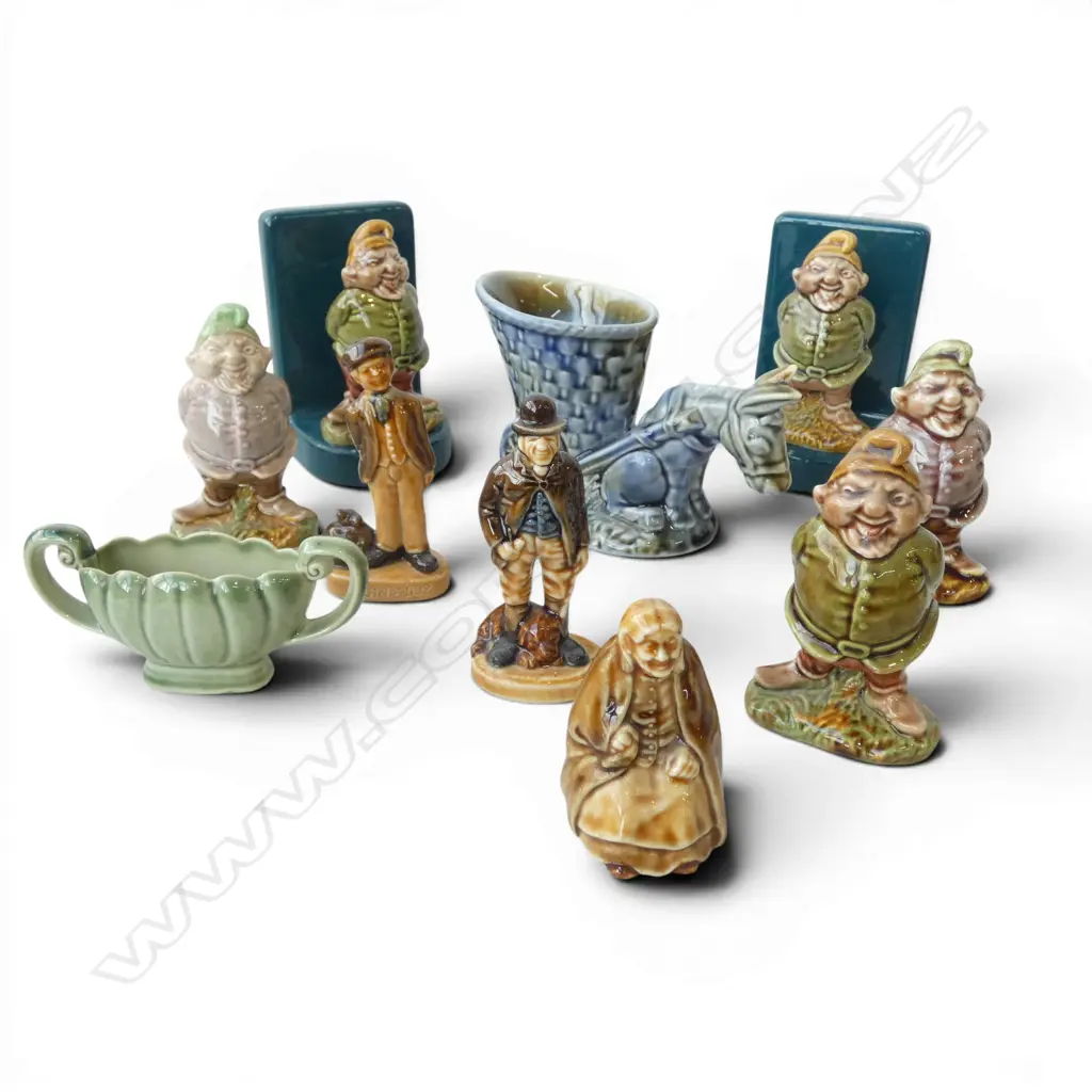 ASST. WADE CHINA FIGURINES Image 1++