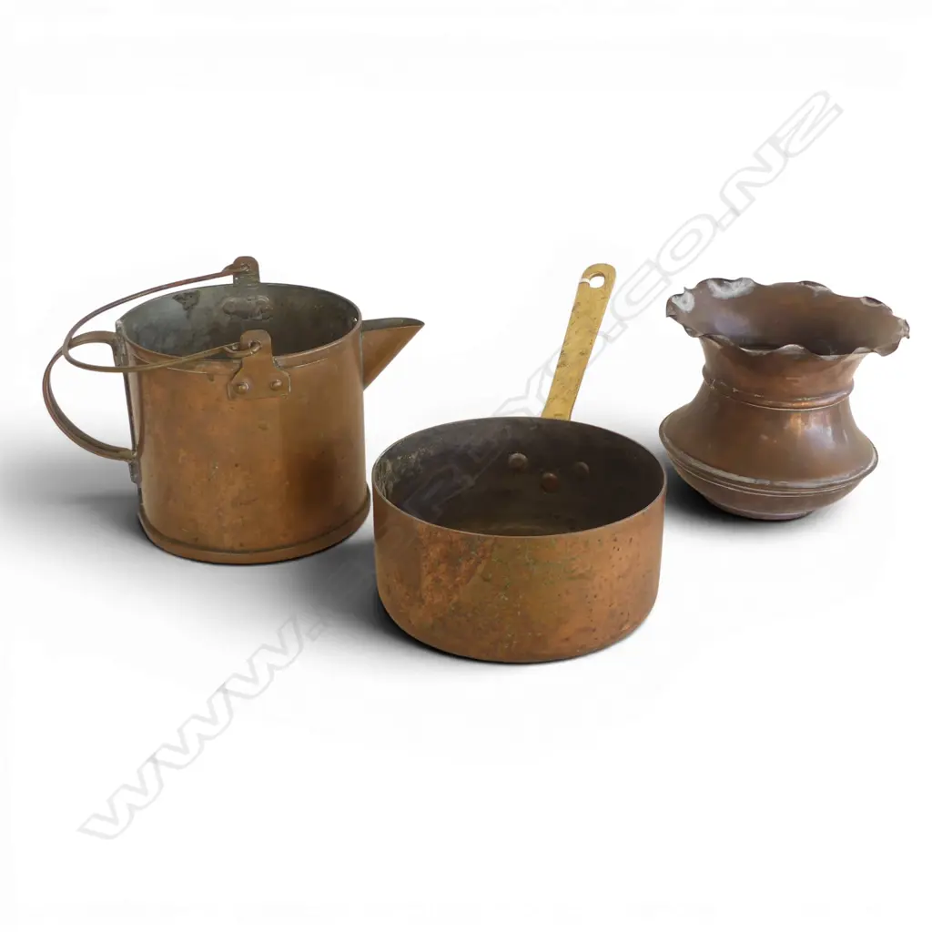 3 PCES COPPER; PAN, VASE H.115mm, JUG Image 1++