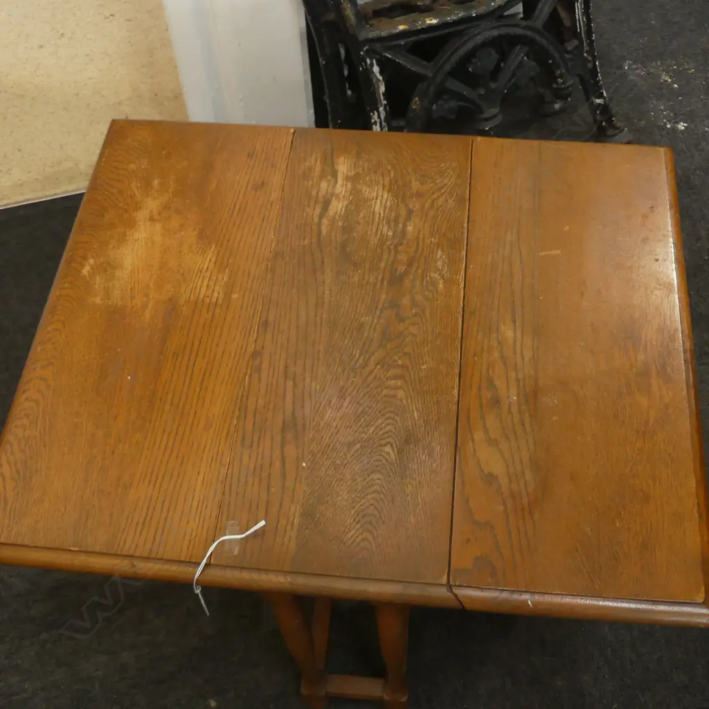 SMALL OAK DROP SIDE TABLE H.520mm Image 1++