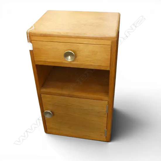 VINTAGE OAK BEDSIDE CABINET W.390mm