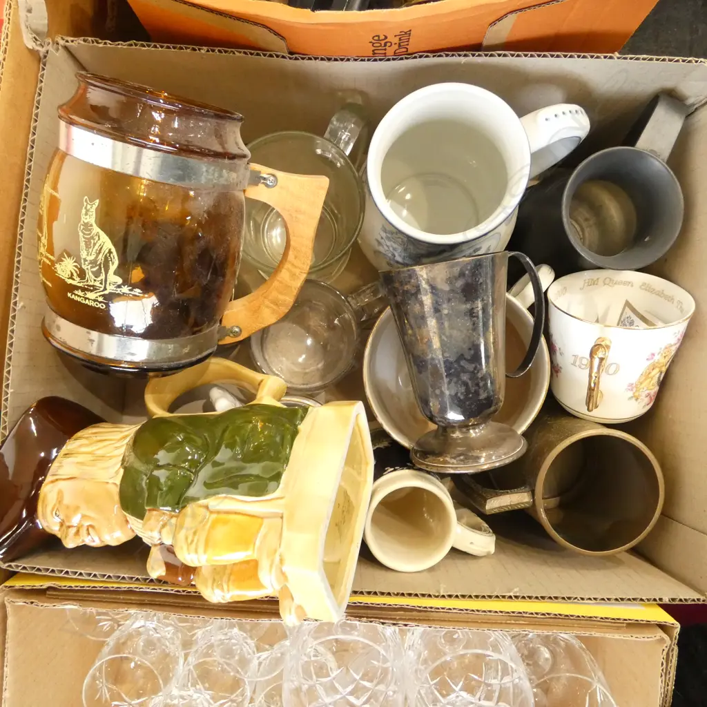BOX LOT MIXED VINTAGE MUGS & TANKARDS Image 1++
