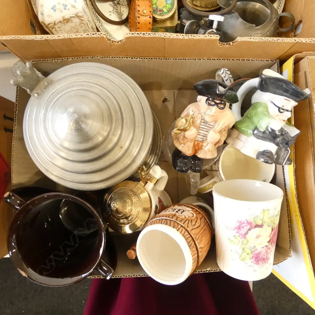BOX LOT MIXED VINTAGE MUGS & TANKARDS Image 1++