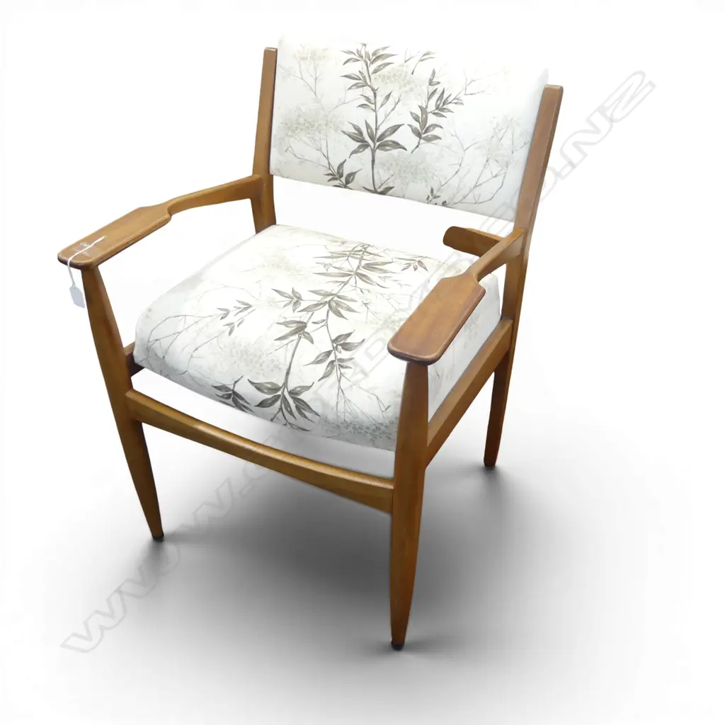 RETRO / MID CENTURY ARM CHAIR Image 1++