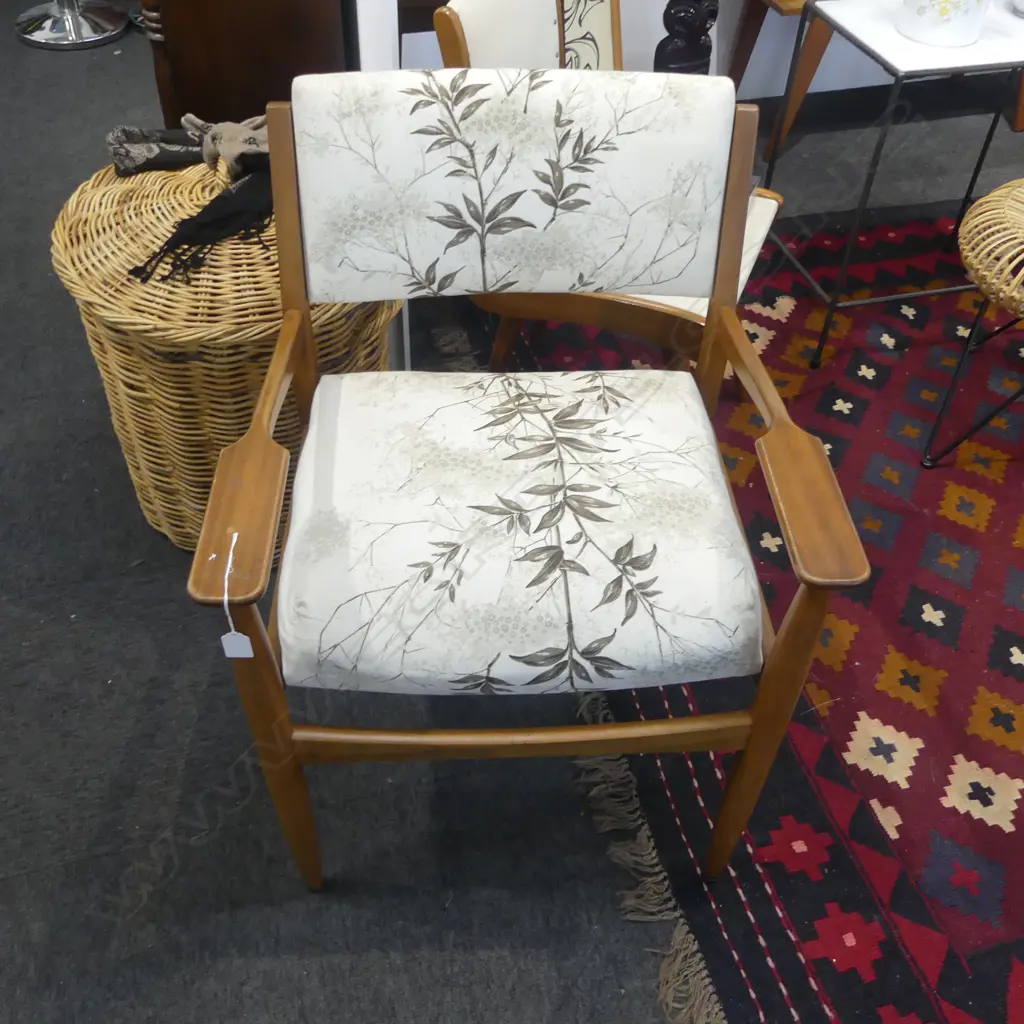 RETRO / MID CENTURY ARM CHAIR Image 1++