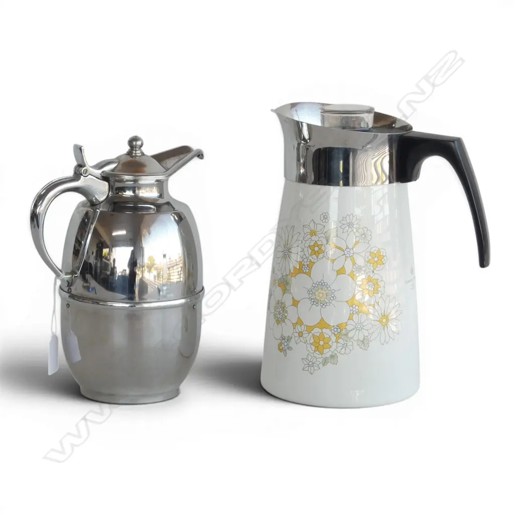 "THE PEACOCK VACUUM" JUG + CORNING WARE JUG H.260mm Image 1++