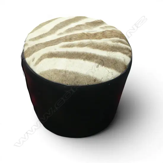 STRIPED HIDE OTTOMAN POUF H.400mm, 400mm dia