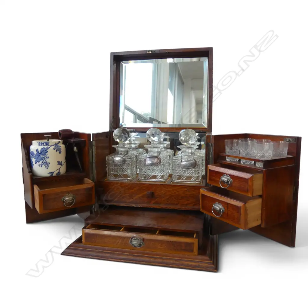 VINTAGE OAK GENTLEMANS THREE BOTTLE TANTALUS & SMOKERS CHEST 400x330x370mm Image 1++