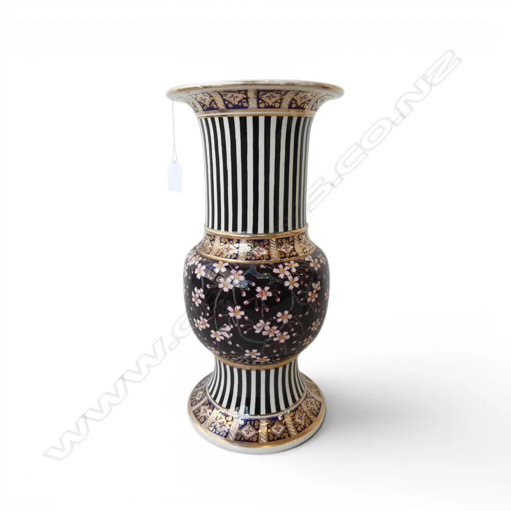 ORIENTAL VASE H.375mm Image 1++