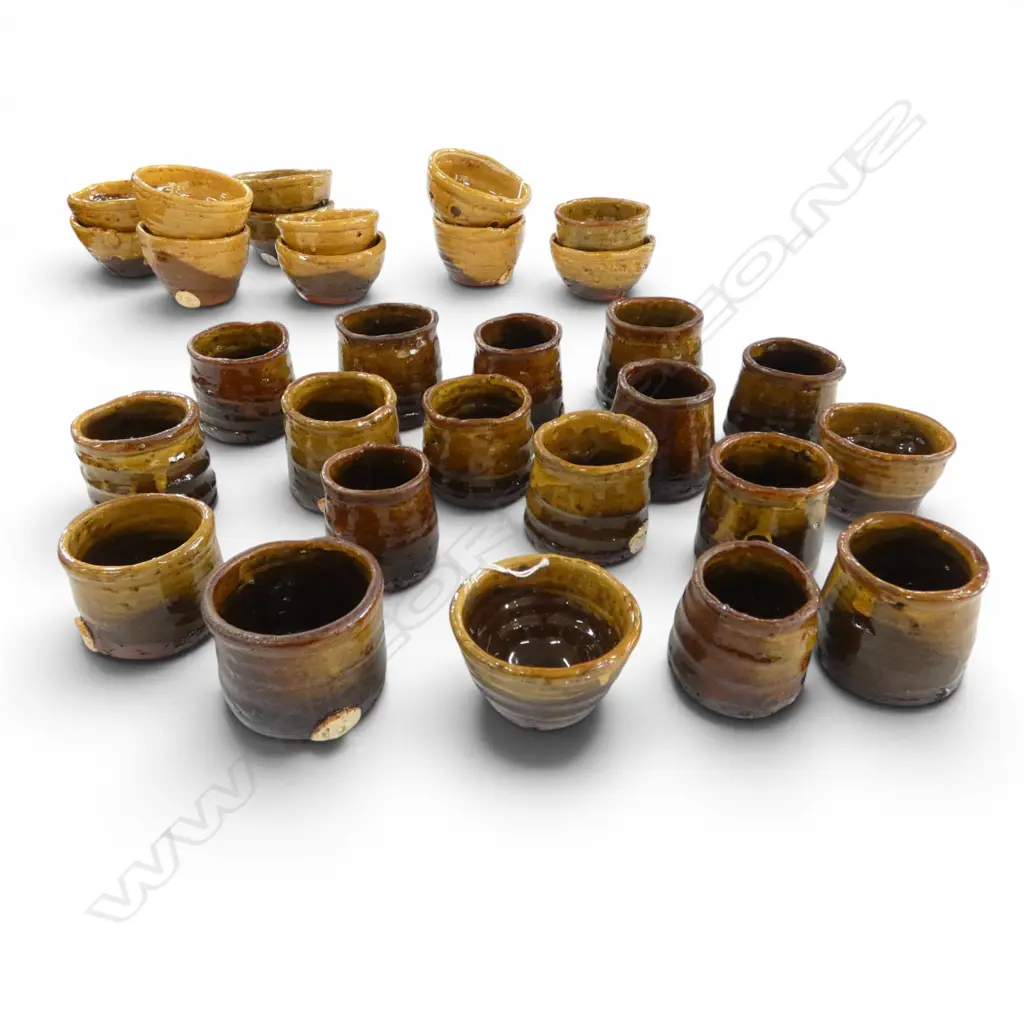 18 STUDIO POTTERY VESSELS H.80mm Image 1++