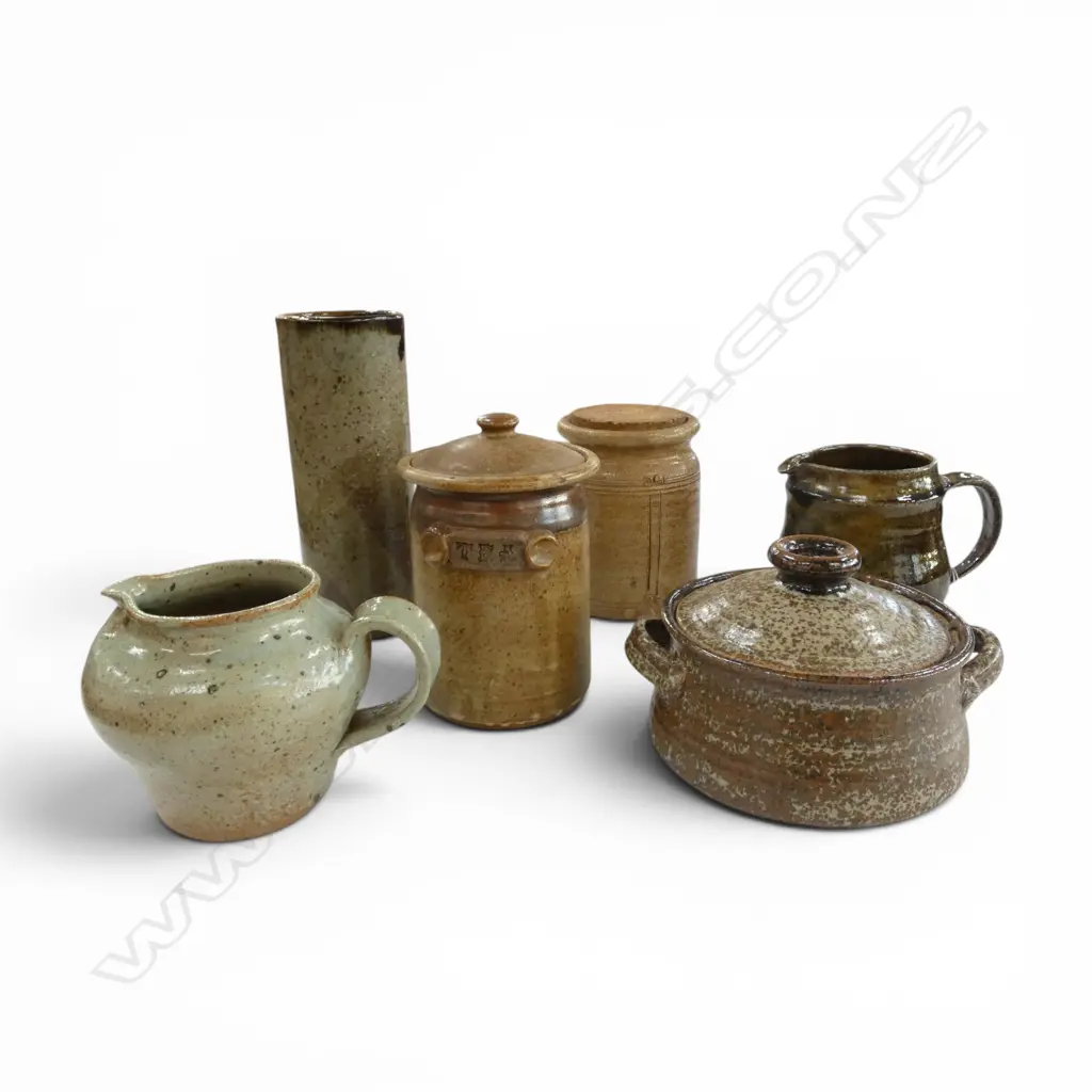 6 PCES STUDIO POTTERY; 2 JUGS, 3 LIDDED CONTAINERS, VASE H.225mm Image 1++