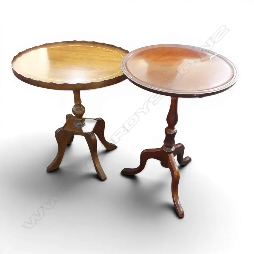 2 MAHOGANY SIDE TABLES H.570mm Image 1++