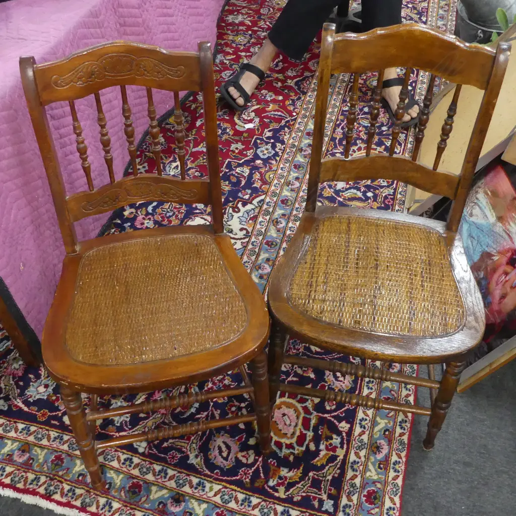 2 CAN SEATED COUNTRY CHAIRS H.820mm Image 1++
