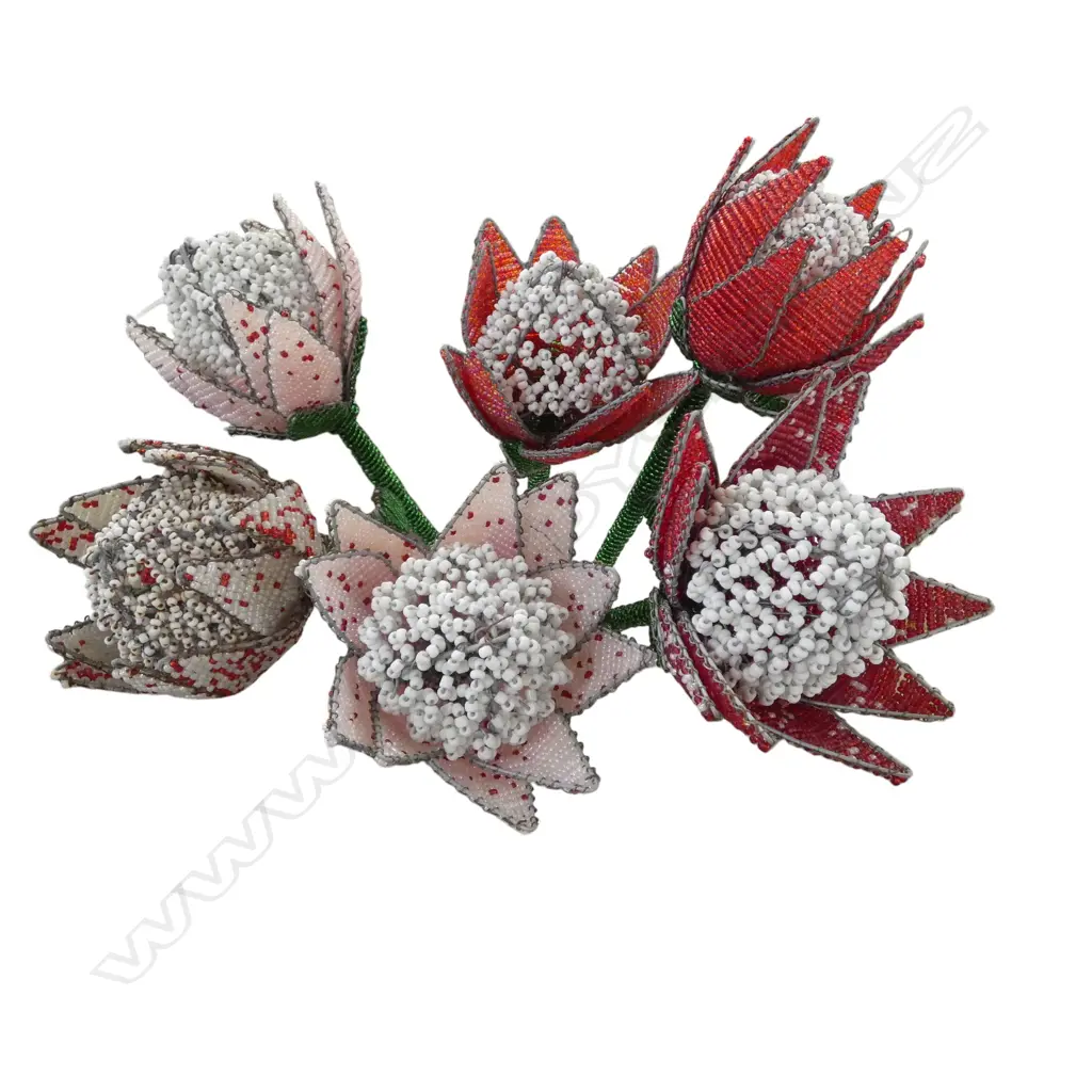 6 BEADED PROTEA FLOWERS L.460mm IN GLASS VASE H.290mm Image 1++