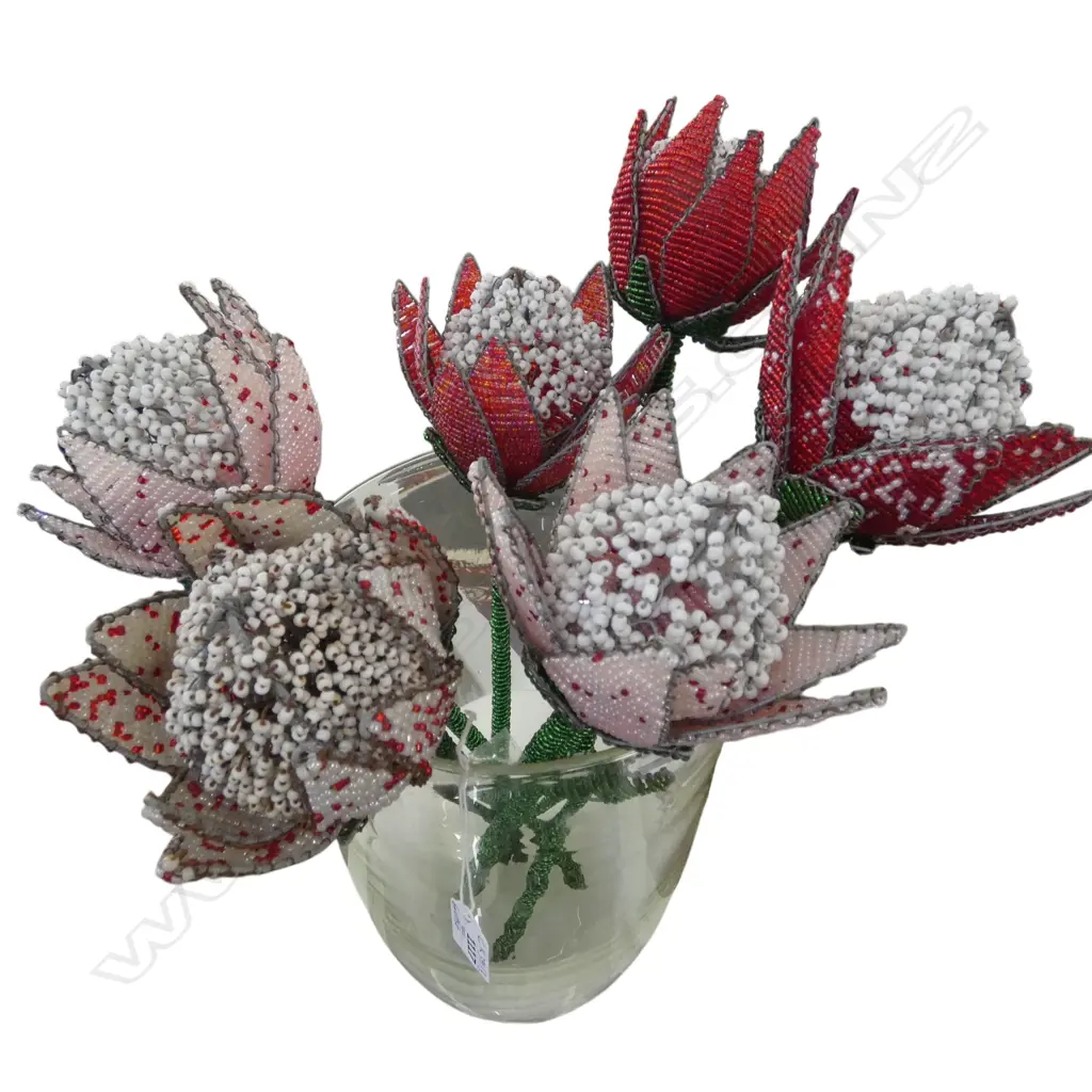 6 BEADED PROTEA FLOWERS L.460mm IN GLASS VASE H.290mm Image 1++