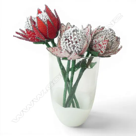 6 BEADED PROTEA FLOWERS L.460mm IN GLASS VASE H.290mm
