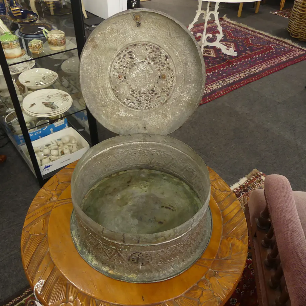 ORIENTAL METAL CONTAINER 380mm dia Image 1++