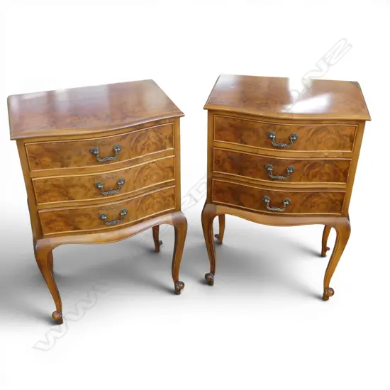 2 BEDSIDE CABINETS 450x340x760mm