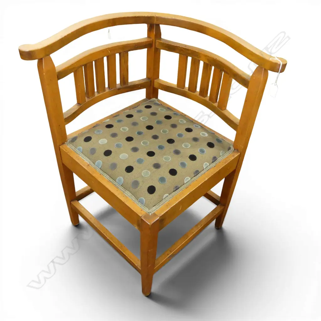 OAK CORNER CHAIR Image 1++
