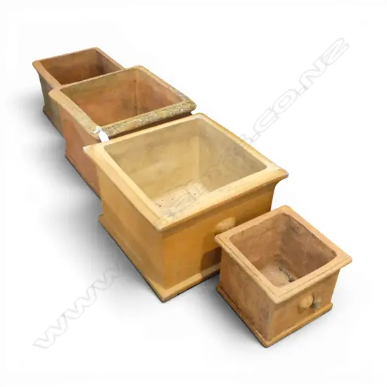 4 SQUARE TERRACOTTA PLANTER POTS, LARGEST 450x450x320mm