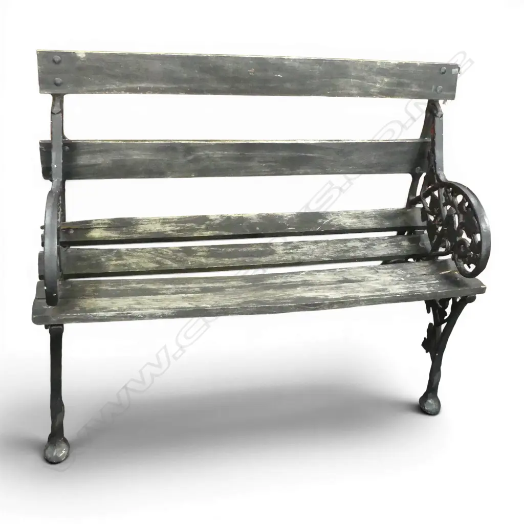 SMALL BENCH, CAST IRON ENDS, FAULTS W.1020mm Image 1++