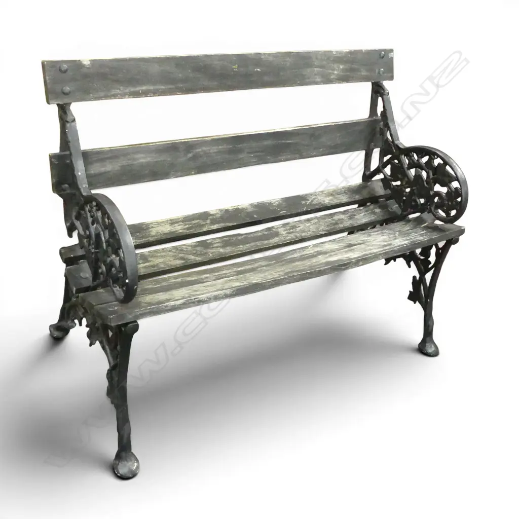 SMALL BENCH, CAST IRON ENDS, FAULTS W.1020mm Image 1++