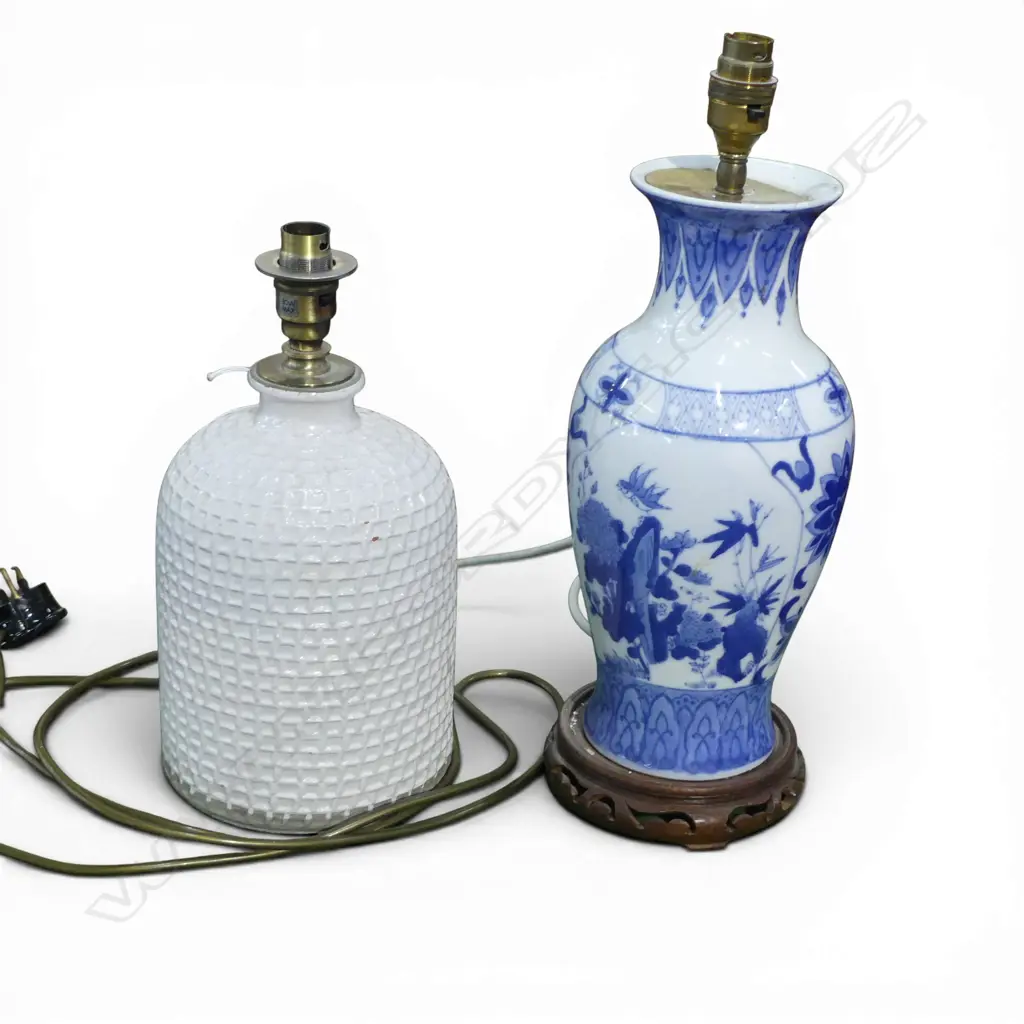 2 TABLE LAMPS; PORCELAIN & POTTERY without shades H.410mm Image 1++