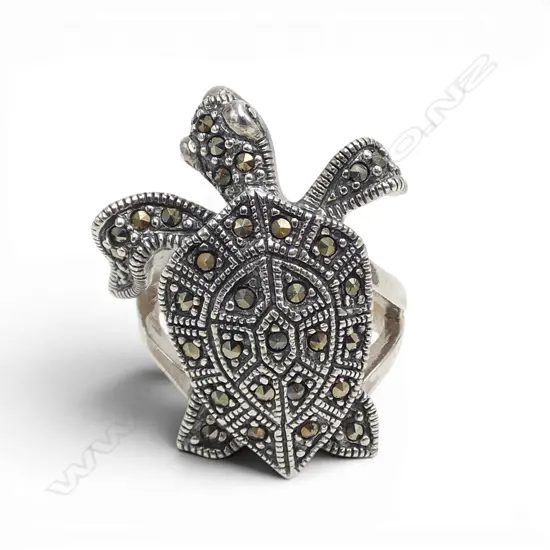 SILVER TURTLE FORM MARCASITE RING SIZE M1/2