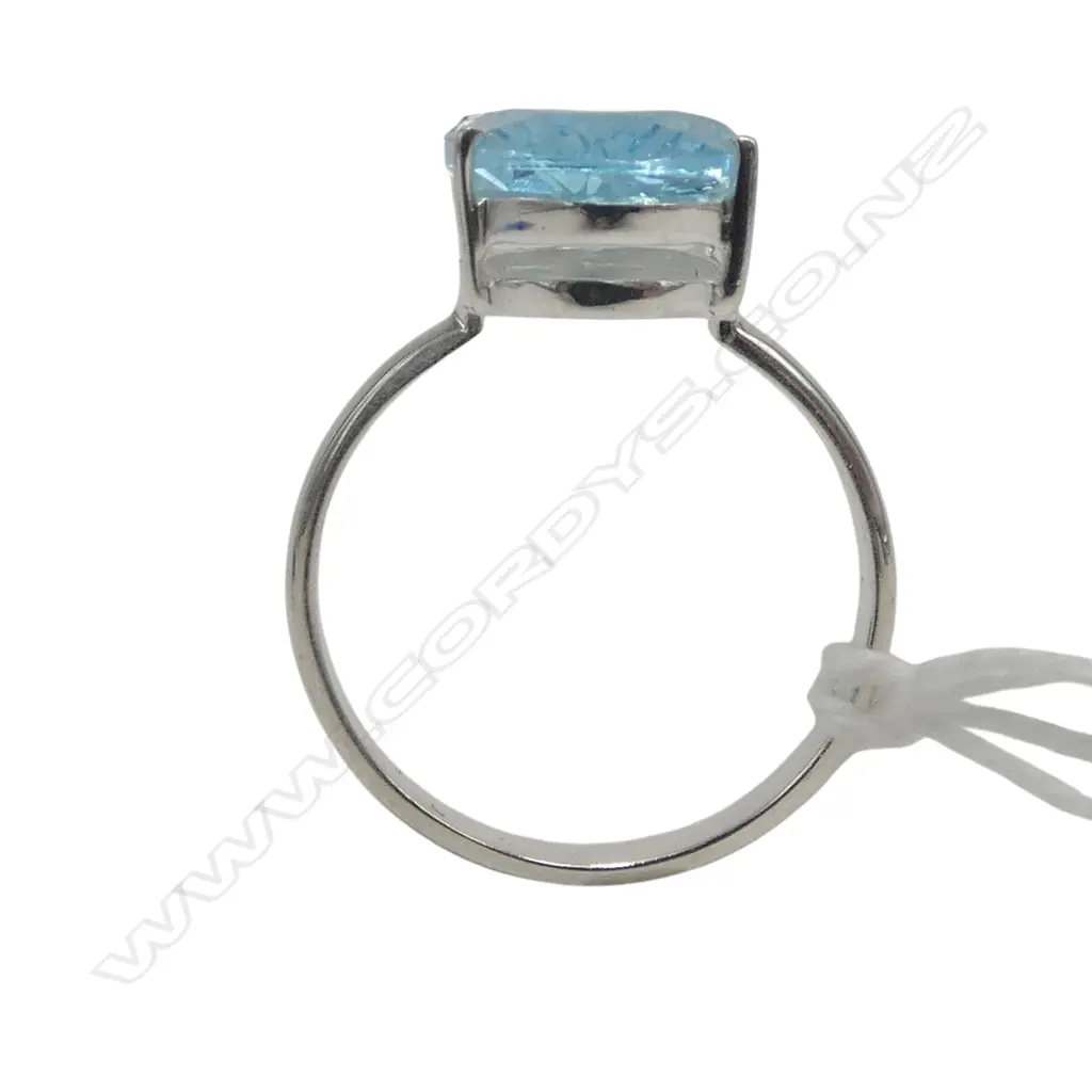 SILVER BLUE TOPAZ RING SIZE P1/2 Image 1++