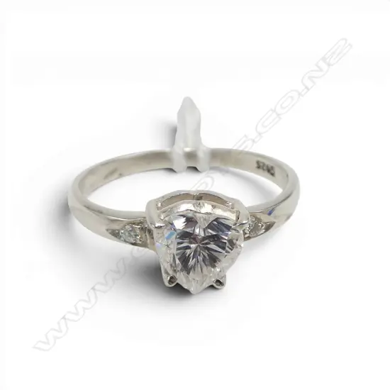 SILVER DIAMOND & MOISSONITE RING SIZE Q