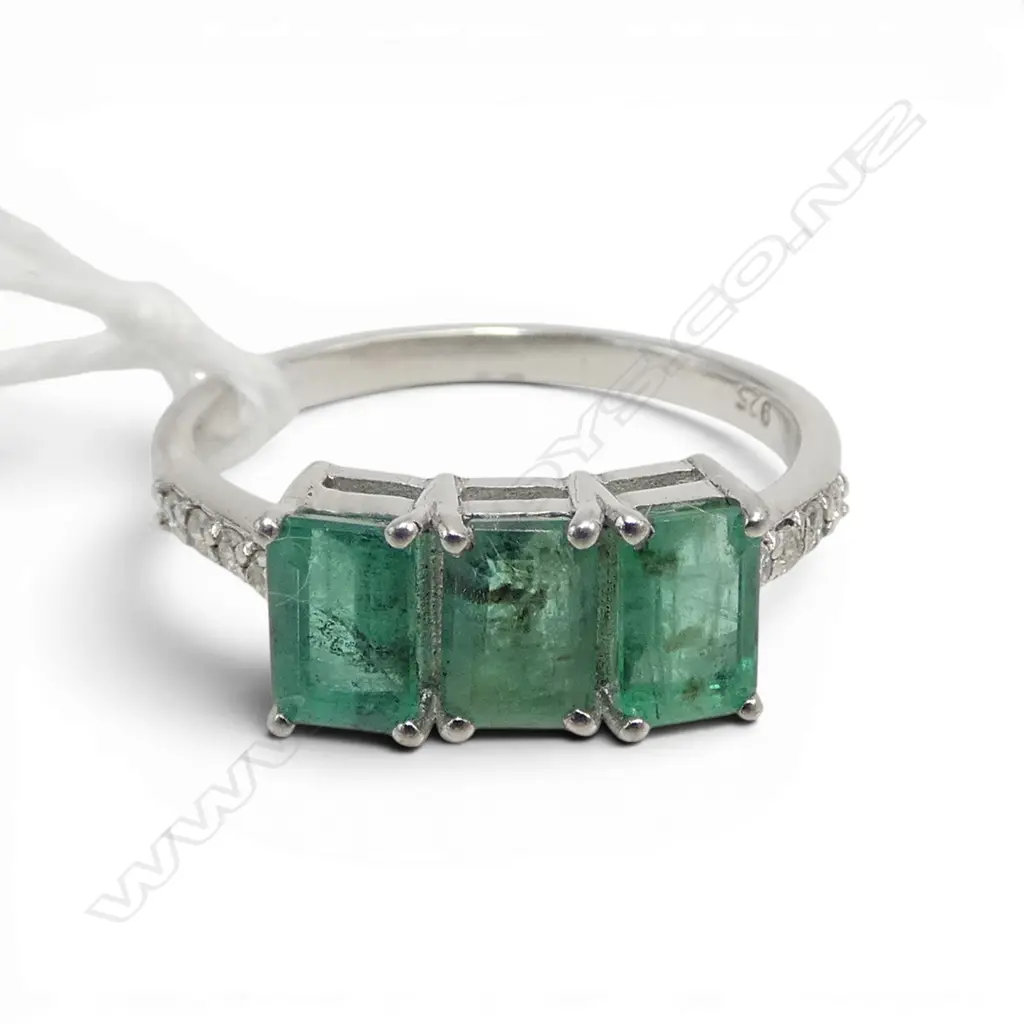 SILVER DIAMOND & EMERALD RING SIZE Q Image 1++