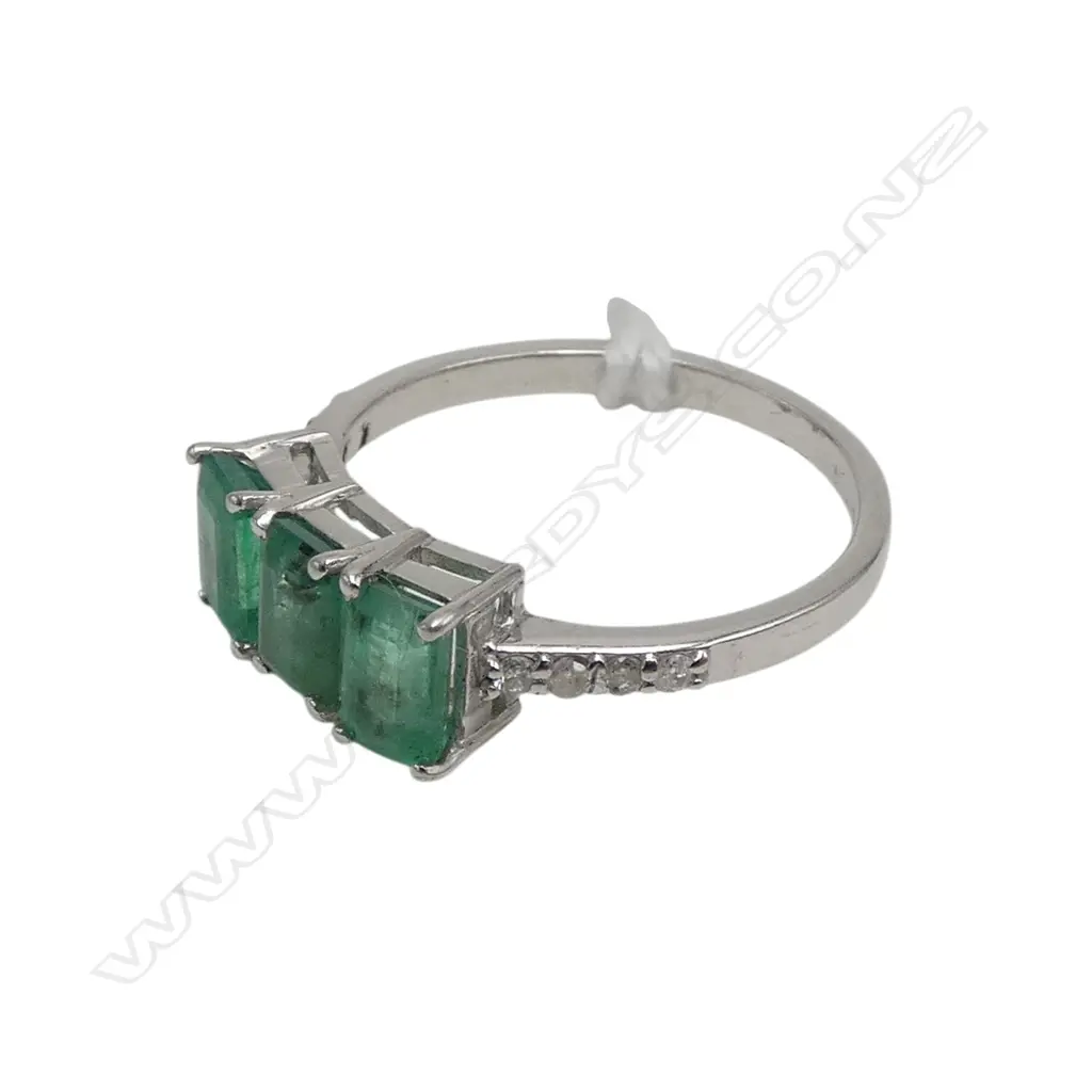 SILVER DIAMOND & EMERALD RING SIZE Q Image 1++