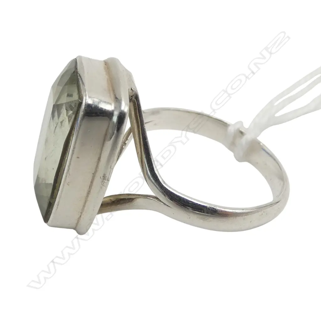 SILVER CUSHION CUT GREEN AMETHYST RING SIZE Q Image 1++