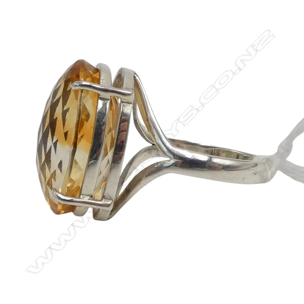 SILVER OVAL CUT CITRINE RING SIZE P Image 1++