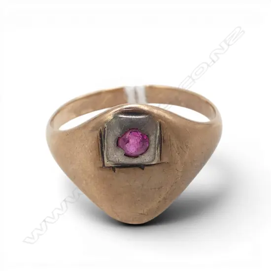 9ct gold  signet ring 3.33gms SIZE R