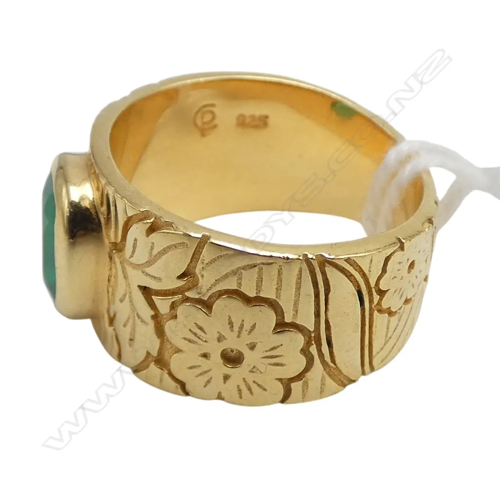 925 SILVER GILT RING w. GREEN COLOURED STONE 6.1gms SIZE L Image 1++