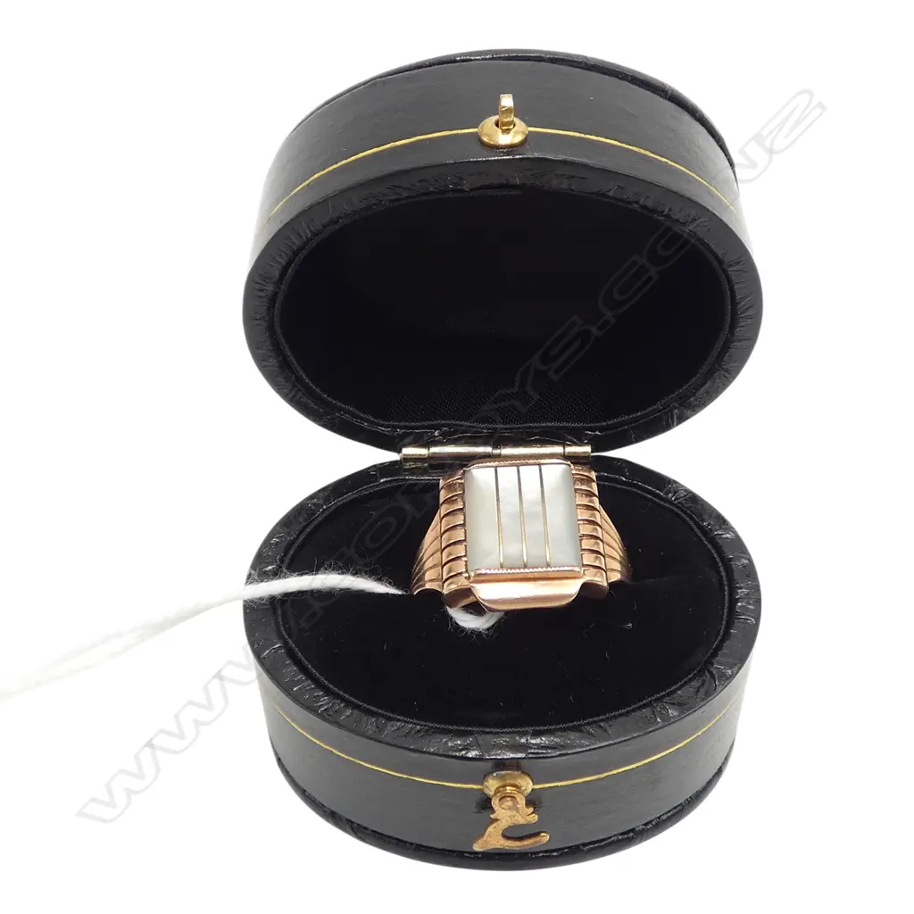 9CT ROSE GOLD AND MOTHER OF PEARL DECO RING 5.21gms SIZE S Image 1++