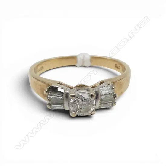 9CT DIAMOND RING (ONE MISSING) 2.4gms SIZE M1/2