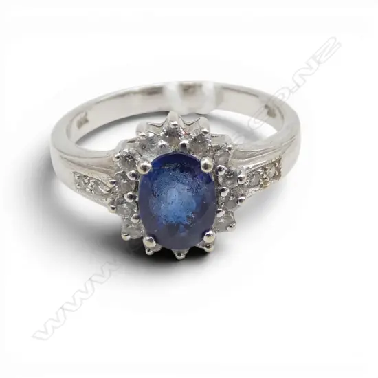 18ct W/GOLD SAPPHIRE & DIAMOND CLUSTER RING 3.64gms purchased Sri Lanka 2010 SIZE N