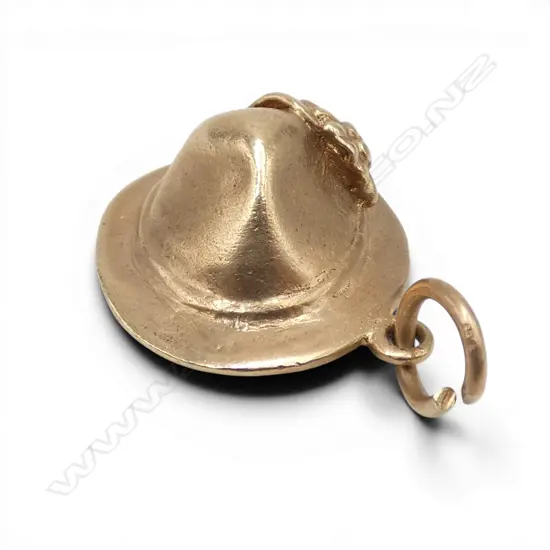9ct FEDORA CHARM english hallmarks 3.52gms