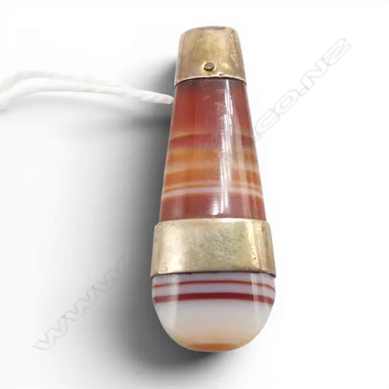 Early 20thC 9ct gold mounted small banded agate brooch