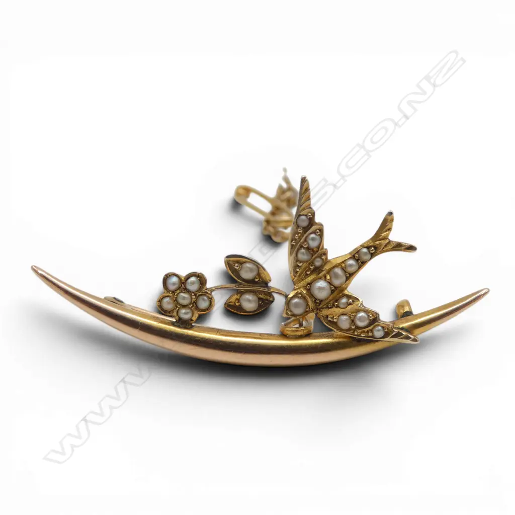 Edwardian 9ct gold & seed pearl swallow bar brooch 2.7gms Image 1++