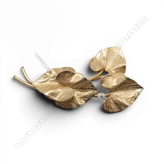 10CT YG 4 LEAF BROOCH W.55mm 6.5gms (scatch tested as gold plate - added to #3)