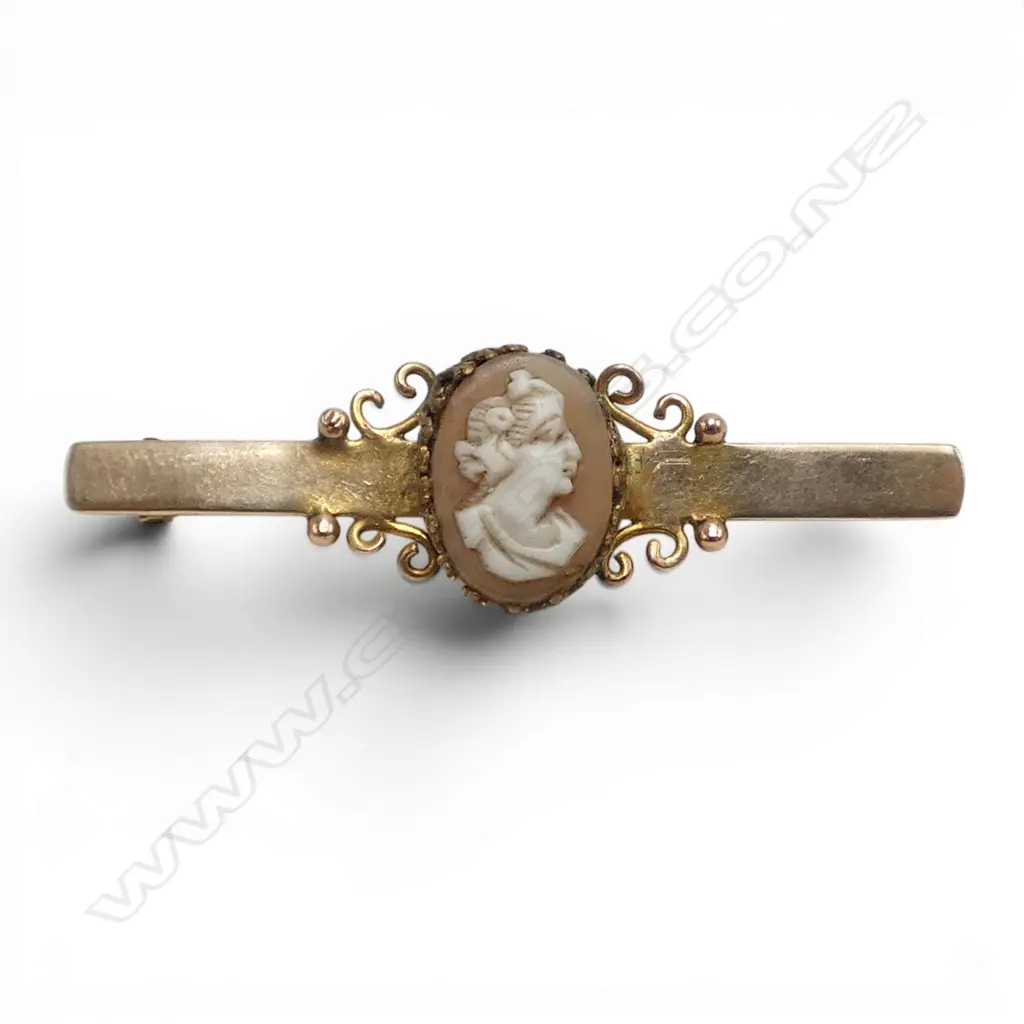 9ct GOLD CAMEO BROOCH L.45mm 2.45gms Image 1++