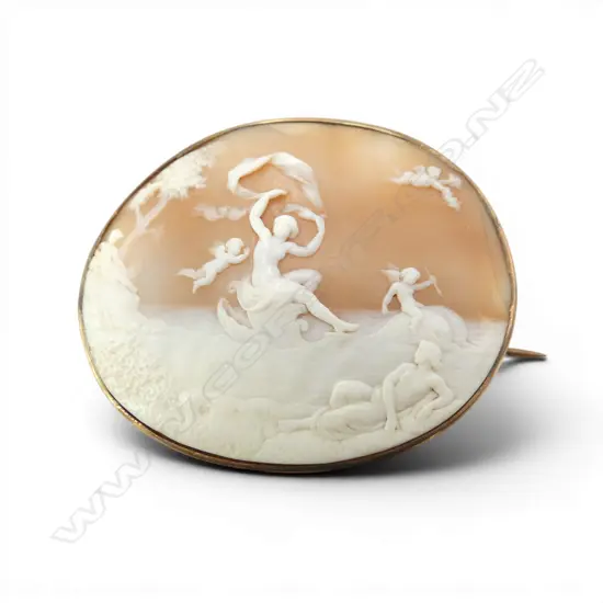 19thC carved cameo brooch w hair cracks in 9ct gold frame. W.58mm. 15.68gms.