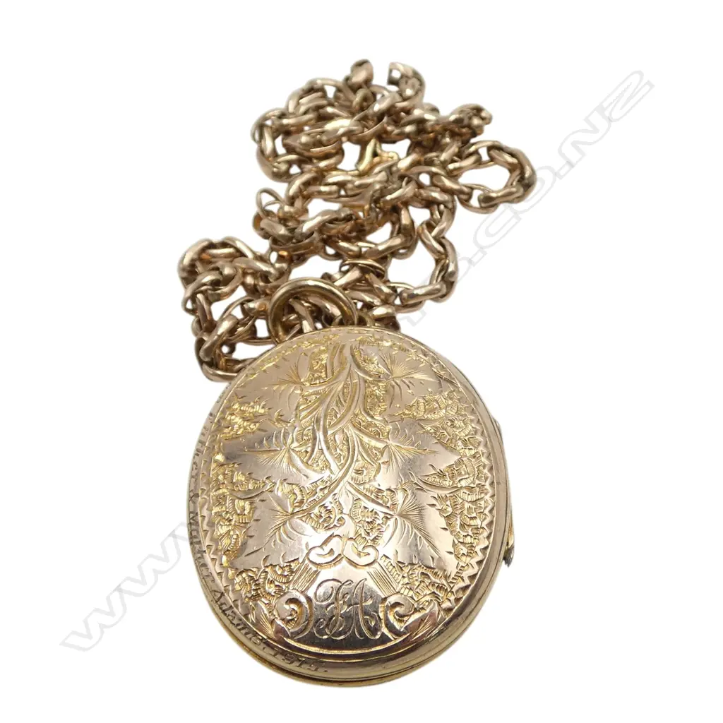 LATE VICTORIAN GOLD PLATED MEMORIAL enamelled LOCKET ON PLATED CHAIN Image 1++